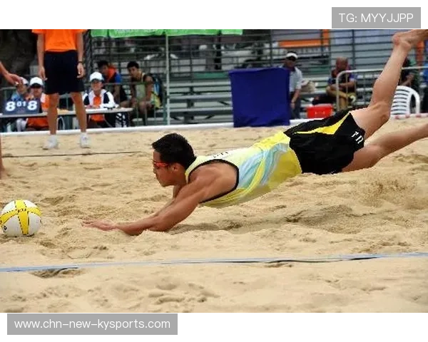 沙滩排球飞身救球奇迹般起球