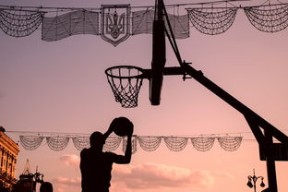 开云体育官网登入-篮球专项体能训练方案设计及个性化实施方法探讨，篮球运动项目体能训练计划